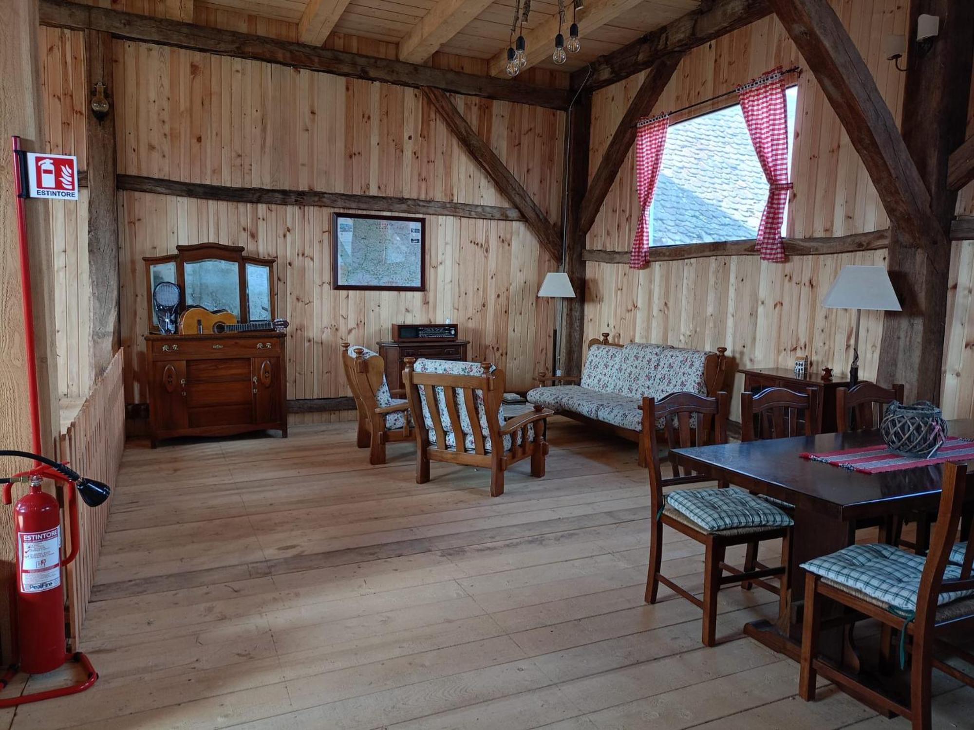 Chalet Giuel Barcut Luaran gambar